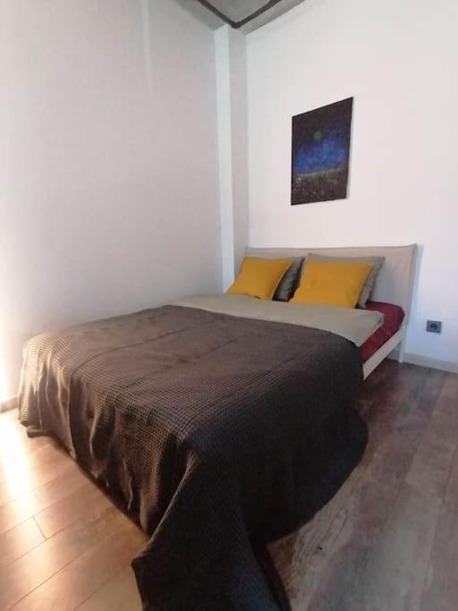 Erdvi Studija Spacious Studio Apartment Self Check In Vilnius Luaran gambar
