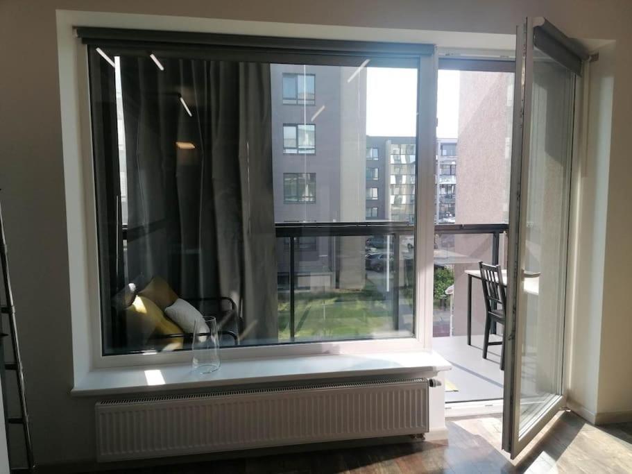 Erdvi Studija Spacious Studio Apartment Self Check In Vilnius Luaran gambar
